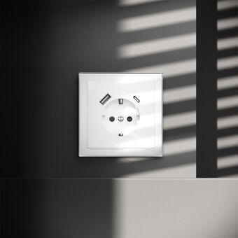 Розетка VOLTUM VLS040501